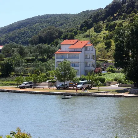 Supetarska Draga - Donja 2001d * Supetarska Draga
