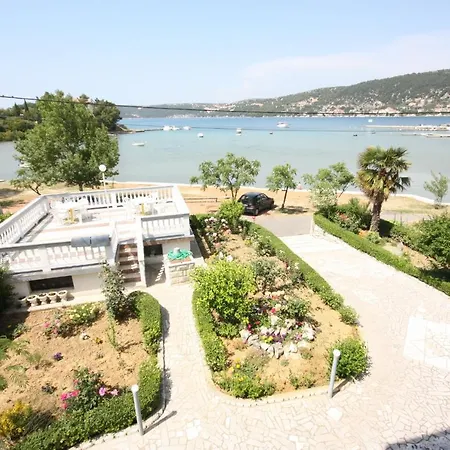 - Donja 2001d * Supetarska Draga