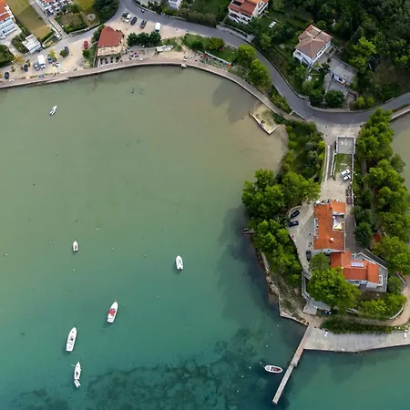 - Donja 2001d Apartment Supetarska Draga