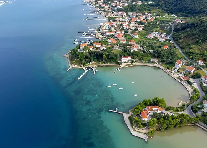 - Donja 2001d Lägenhet Supetarska Draga